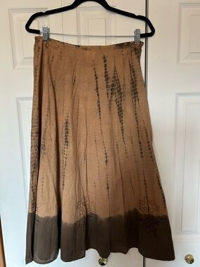 Huit Brown Ombre Midi Skirt 100% cotton with embroidered flowers